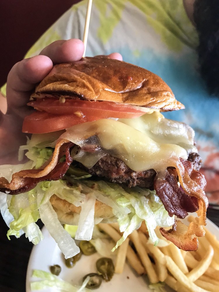 THE HOMETOWN BREAKFAST, BAR & GRILL 113 Photos & 208 Reviews