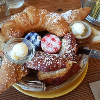 La Note - Bread/pastry basket perfect for sharing! - French Near Me - Berkeley, California