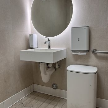 La La Land - Bathroom - Coffee & Tea Near Me - Calabasas, California La La Land - Bathroom - Coffee & Tea Near Me - Calabasas, California