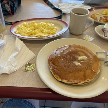 North Ave Diner - SHORT STACJ IF PANCAKES SCRAMBLED EGGS DECAF COFFEE - American Near Me - Wakefield, Massachusetts