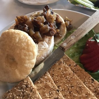 White Oaks - Baked Warm Brie Cheese in Puff Pastry - New American Near Me - Westlake, Ohio