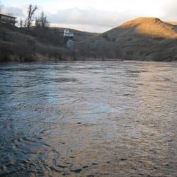 Linda's River Shuttles - Deschutes River near Maupin, OR