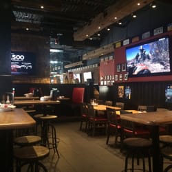Anchor Bar Burlington - Dining area