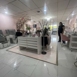 Bellisimas Salon & Nails By Liz