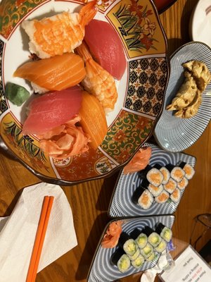Gold Taste Sushi and Japanese Restaurant by null