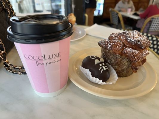 Cocoluxe Fine Pastries by null