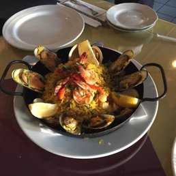 Paella Valenciana for 2 Paella Valenciana for 2