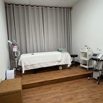 1. Aqualiss Therapeutic Massage & Spa