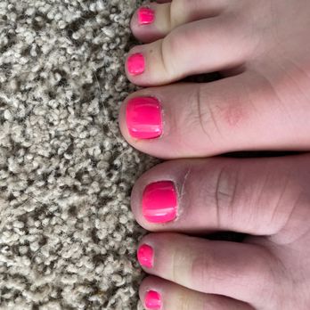 Privé Nail Bar - Uneven color - Nail Salons Near Me - Rocklin, California