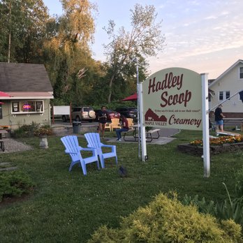 Hadley Scoop at the Silos - Ice Cream & Frozen Yogurt Near Me - Hadley, Massachusetts