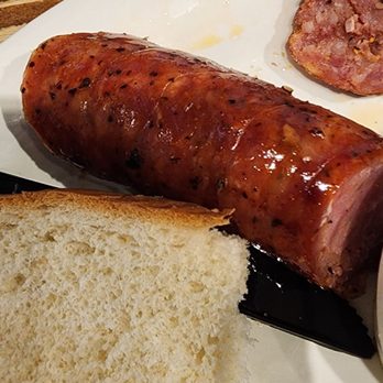 B&B Smokehouse - Brisket sausage and turkey - Barbeque Near Me - San Antonio, Texas