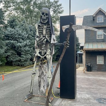 Field of Screams - Haunted Houses Near Me - Mountville, Pennsylvania