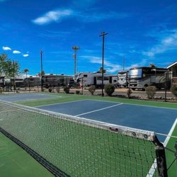 Leaf Verde RV Community - Pickleball at Leaf Verde