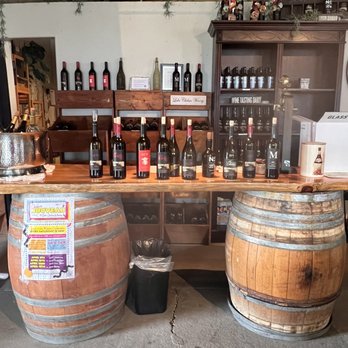 Lake Chelan Winery - Wineries Near Me - Chelan, Washington