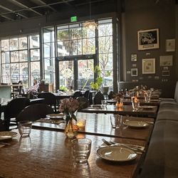 The Salty Pearl - Dining room