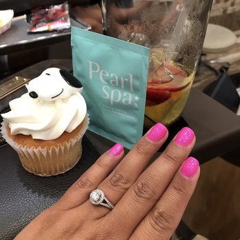 Island Nails Lounge - Detox Water, a trip to the Ocean with Pearl Spa and a Snoopy cupcake to top it off ;). Thank you so much Queen and Holly! - Nail Salons Near Me - Cypress, Texas