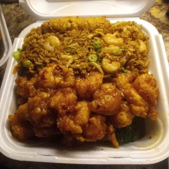 Hunan Town - General Tao with shrimp fried rice - Chinese Near Me - Southfield, Michigan