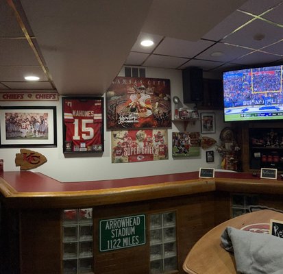 Big Charlie's Saloon by null