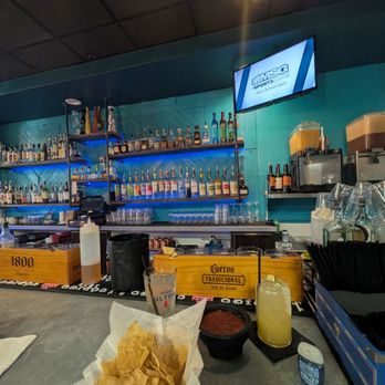 Uno Mas - Bar area with uno mas margarita - Mexican Near Me - Centreville, Maryland Uno Mas - Bar area with uno mas margarita - Mexican Near Me - Centreville, Maryland
