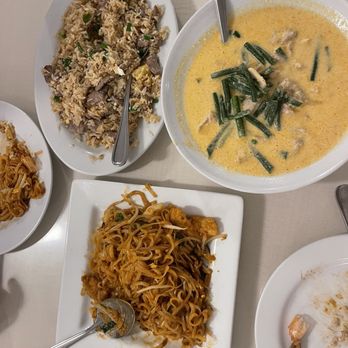 Thai Bistro Suksabay - Pineapple Fried Rice, Panang Curry, Pad Thai - Thai Near Me - Aiea, Hawaii