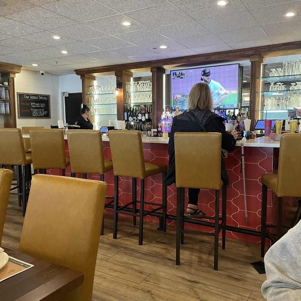 Mamma Mia's - Hanover - Full stocked bar. - Pizza Near Me - Hanover, Massachusetts