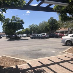 Vintage Squares Shopping Center - Big parking lot
