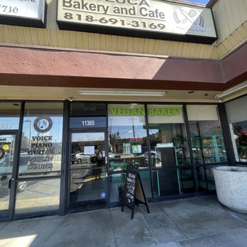 Toluca Bakery - Bakeries Near Me - Los Angeles, California