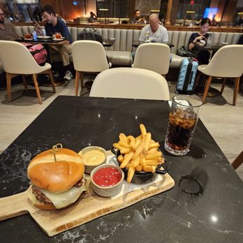 American Airlines Soho Lounge - Airport Lounges Near Me - Queens, New York American Airlines Soho Lounge - Airport Lounges Near Me - Queens, New York