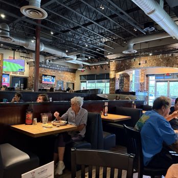 BJ's Restaurant & Brewhouse - Our Dining view towards entrance - Breweries Near Me - Superstition Springs, Arizona BJ's Restaurant & Brewhouse - Our Dining view towards entrance - Breweries Near Me - Superstition Springs, Arizona