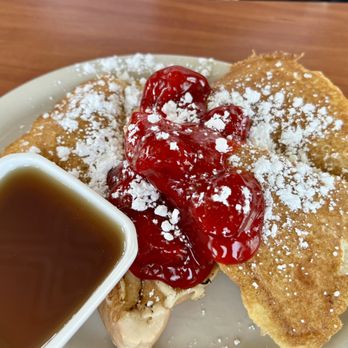 Rise & Dine Restaurant - Strawberry French Toast - Breakfast & Brunch Near Me - Bethel, Ohio Rise & Dine Restaurant - Strawberry French Toast - Breakfast & Brunch Near Me - Bethel, Ohio