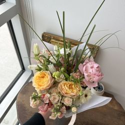 Ray’s Room Floral