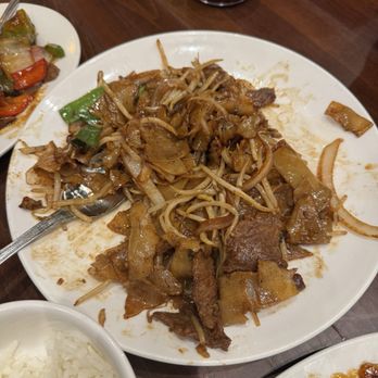 Wu Wei Din Chinese Cuisine - L8.Beef Flat Rice Noodle - Taiwanese Near Me - Plano, Texas Wu Wei Din Chinese Cuisine - L8.Beef Flat Rice Noodle - Taiwanese Near Me - Plano, Texas