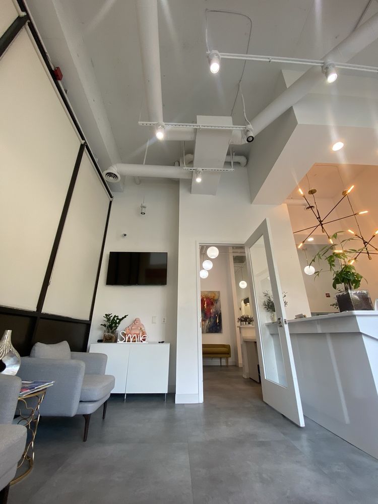 Hung Duong, DDS - Advanced Dentistry of Arlington Logo