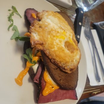 The Common - Pastrami Grilled Cheese - Breakfast & Brunch Near Me - Brooklyn, New York The Common - Pastrami Grilled Cheese - Breakfast & Brunch Near Me - Brooklyn, New York