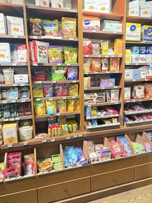 Cracker Barrel Old Country Store by null