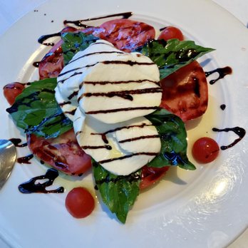 Baci Bistro - Insalata Caprese - Italian Near Me - Kailua, Hawaii