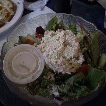 The Bluebird Cafe - Salad with scoop of chicken salad - Music Venues Near Me - Nashville, Tennessee The Bluebird Cafe - Salad with scoop of chicken salad - Music Venues Near Me - Nashville, Tennessee