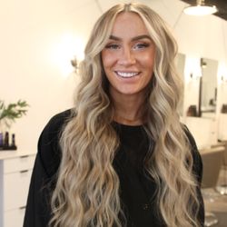 Elle Society Salon