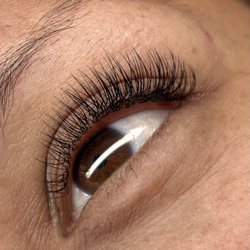 Le Vanity Room - Classic set lash extensions