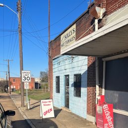 closed sign closed sign