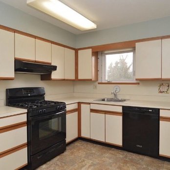 Good Deal Remodeling - This is what the kitchen look like before. - General Contractors Near Me - Feasterville-Trevose, Pennsylvania Good Deal Remodeling - This is what the kitchen look like before. - General Contractors Near Me - Feasterville-Trevose, Pennsylvania