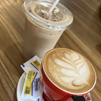 Di Latte - Almond milk latte and iced caramel coffe. - Bakeries Near Me - Oviedo, Florida Di Latte - Almond milk latte and iced caramel coffe. - Bakeries Near Me - Oviedo, Florida