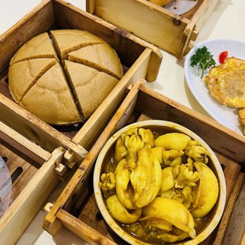 New Century Restaurant - Left: Sugar Cane Sponge Cake Bottom: Steamed Curry Baby Octopus - Dim Sum Near Me - Markham, Ontario