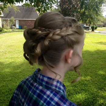 Salon Bella - Misty doing Shays hair - Hair Salons Near Me - Ocean Springs, Mississippi