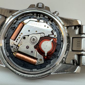 Crown Time House - Fun - a capacitor powered by a rotor - Watches Near Me - Honolulu, Hawaii Crown Time House - Fun - a capacitor powered by a rotor - Watches Near Me - Honolulu, Hawaii