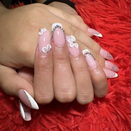 beautiful French tips 3d with gems