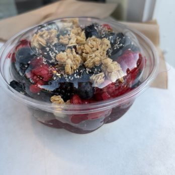 Spoons Acai Bowls - Berried Treasure - Acai Bowls Near Me - Charlotte, North Carolina Spoons Acai Bowls - Berried Treasure - Acai Bowls Near Me - Charlotte, North Carolina