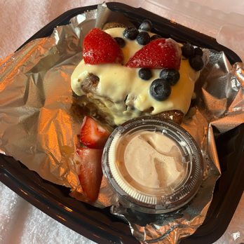 The Clinkscale - Peach cobbler bread pudding - Breakfast & Brunch Near Me - Jerome, Arizona The Clinkscale - Peach cobbler bread pudding - Breakfast & Brunch Near Me - Jerome, Arizona