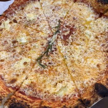 Le French Touch - 4 cheese pizza - Pizza Near Me - El Paso, Texas Le French Touch - 4 cheese pizza - Pizza Near Me - El Paso, Texas