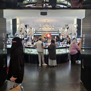Harrods - Department Stores Near Me - London, XGL